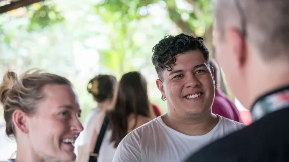 Der nationale Koordinator des EKLBB-Jugendbeirats, Luiz Henrique Seidel, bei einer interreligiösen Zusammenkunft im Geiste des Talanoa-Dialogs am Tag der Eröffnung des UN-Gipfels. Foto: LWB/A. Hillert