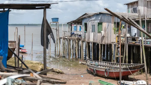 ’Palafitas’ – Pfahlhäuser am Ufer – hier in der Gemeinde Vila da Barca. Foto: LWB/A. Hillert