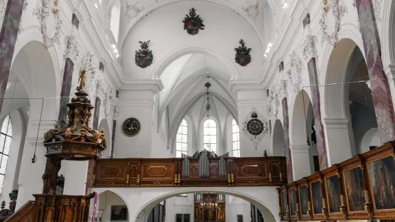 Hauptschiff der Kirche St. Anna in Augsburg. Foto: DNK/LWB, N. H. Klotz