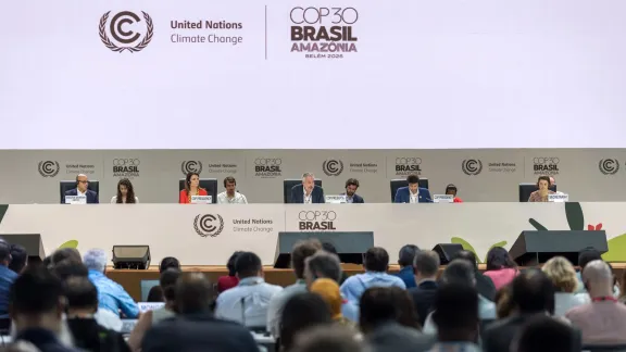 Bestandsaufnahme in einer Plenarsitzung bei den Klimaverhandlungen in Belém. Foto: LWB/A. Hillert 