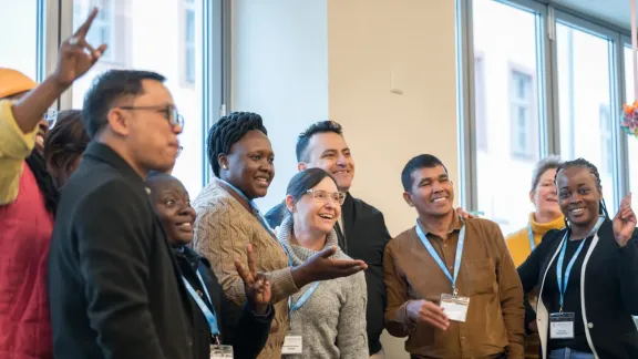 20. April 2026, Wittenberg, Deutschland: Die Teilnehmenden an dem Seminar für LWB-Stipendiatinnen und -Stipendiaten sowie Alumni des LWB-Stipendienprogramms zur Ausbildung von Führungskompetenzen vom 19. bis 24. April in der Lutherstadt Wittenberg, Deutschland, kamen aus allen LWB-Regionen. Foto: LWB/Albin Hillert