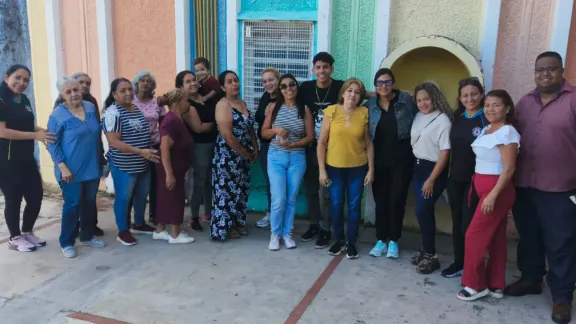 Begegnung mit Bewohnerinnen und Bewohnern des Pflegeheims Mis Abuelos in Valencia. Foto: IELV/Jesus Meza