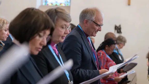 LWB-Präsident Bischof Henrik Stubkjær von der Evangelisch-Lutherischen Volkskirche in Dänemark im Eröffnungsgottesdienst der LWB-Ratstagung. Foto: LWB/Albin Hillert