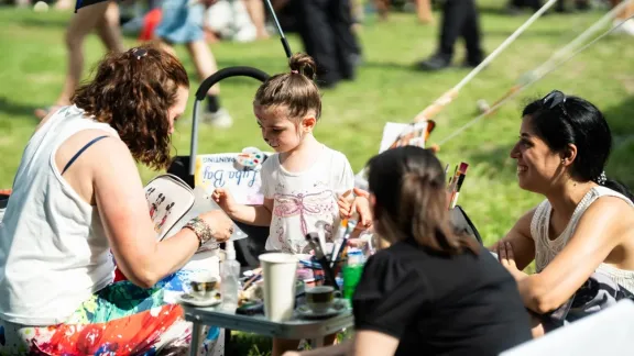 Ein Festival zur Feier der Vielfalt durch künstlerische Aktivitäten, die den Reichtum der heutigen multikulturellen tschechischen Gesellschaft darstellen. Foto: InBáze