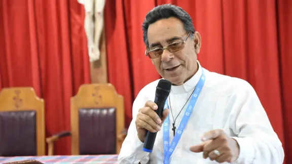 Bischof Ismael Laborde spricht im Juli 2026 in El Salvador bei einem Treffen von Führungspersonen der LWB-Mitgliedskirchen in Mittelamerika, Mexiko und Kuba. Foto: LWB/E. Albrecht