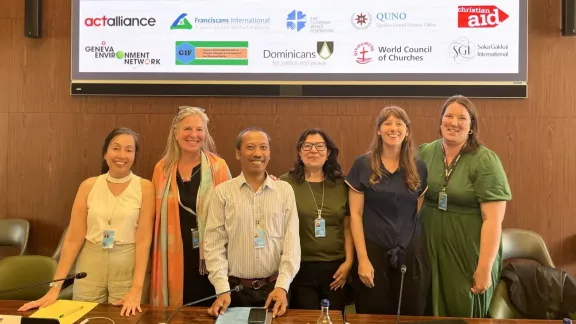 Zu den Mitwirkenden bei der Veranstaltung glaubensbasierter Organisationen zur Klimafinanzierung im Rahmen der 63. Tagung des Menschenrechtsrats in Genf gehörte auch LWB-Programmreferentin für Klimagerechtigkeit Elena Cedillo (Dritte von rechts). Foto: Franciscans International