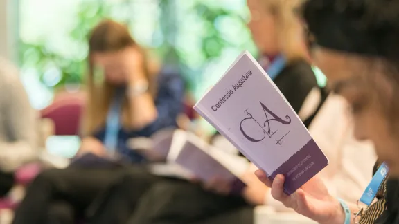 gedruckte CA-Ausgabe in deutsch und englisch
